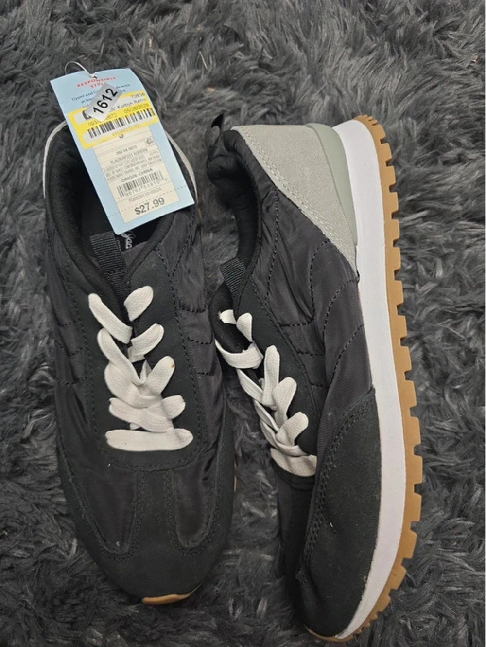 Size 5 brand new shoes from target item. 1612 box 6